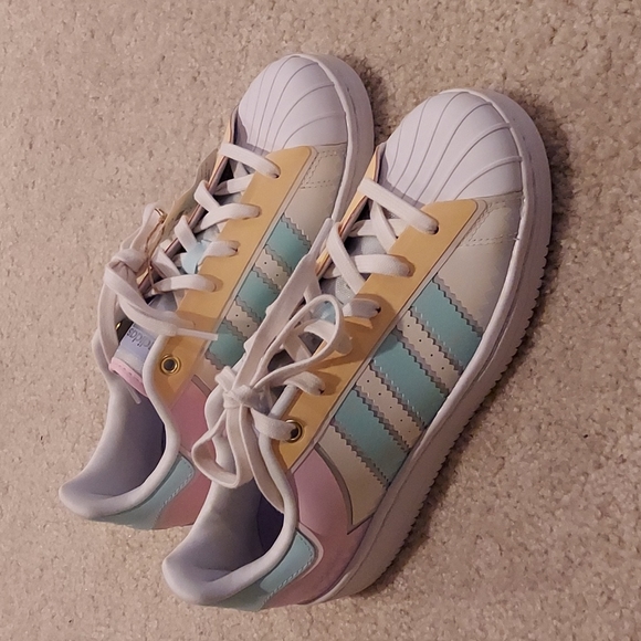 adidas gazelle silver green womens Big Kids adidas Superstar Shoes White HR0317 main image 1